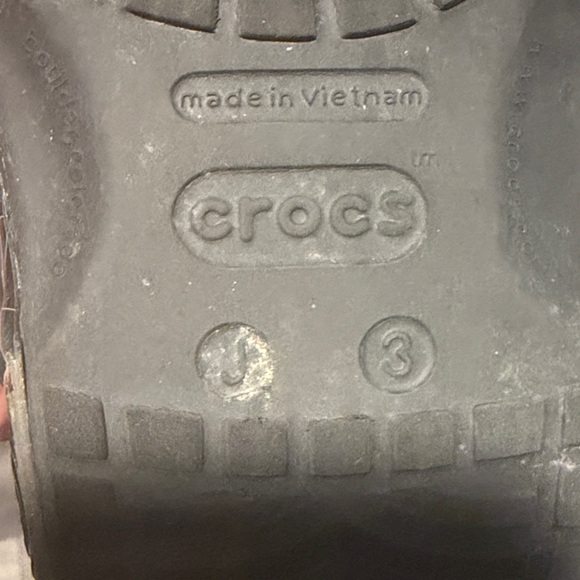 CROCS Kids Black and Yellow Superhero Slippers Batman - Picture 7 of 7